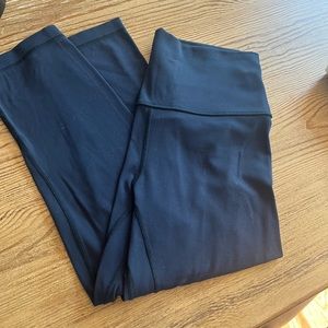 Size 6 blue capri lululemon